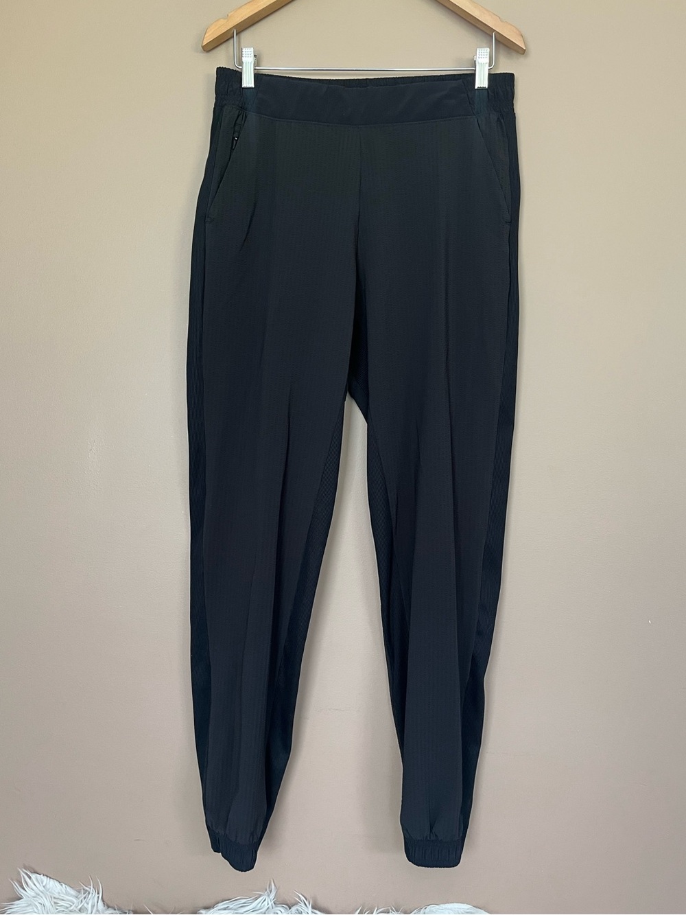 {Athleta} Textured Brooklyn Jogger in Black - Womens 10 Tall